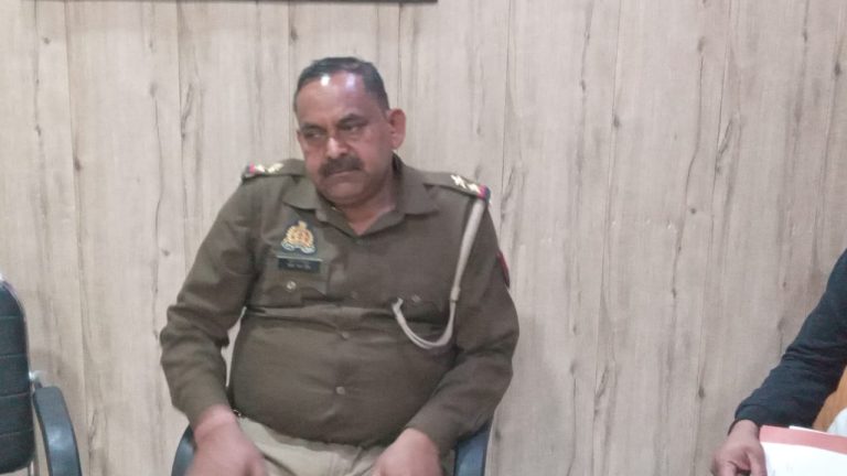 मुरादाबाद एंटी करप्शन की टीम ने थाना सिविल लाइन से दरोगा को 5 हजार की रिश्वत लेते हुए धर दबोचा