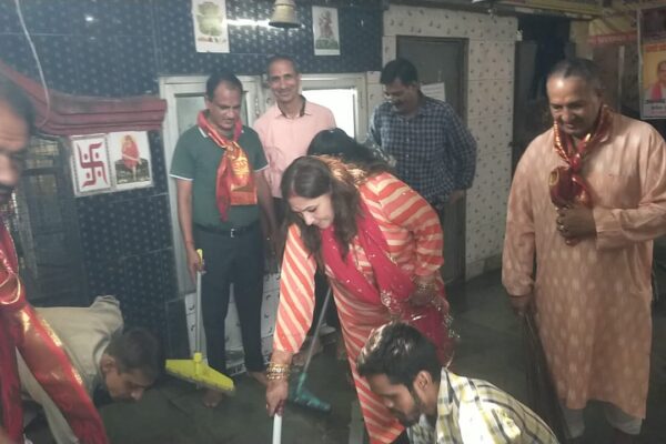 काशीपुर में हिंदू वाहिनी संगठन द्वारा अनूठा स्वच्छता अभियान
