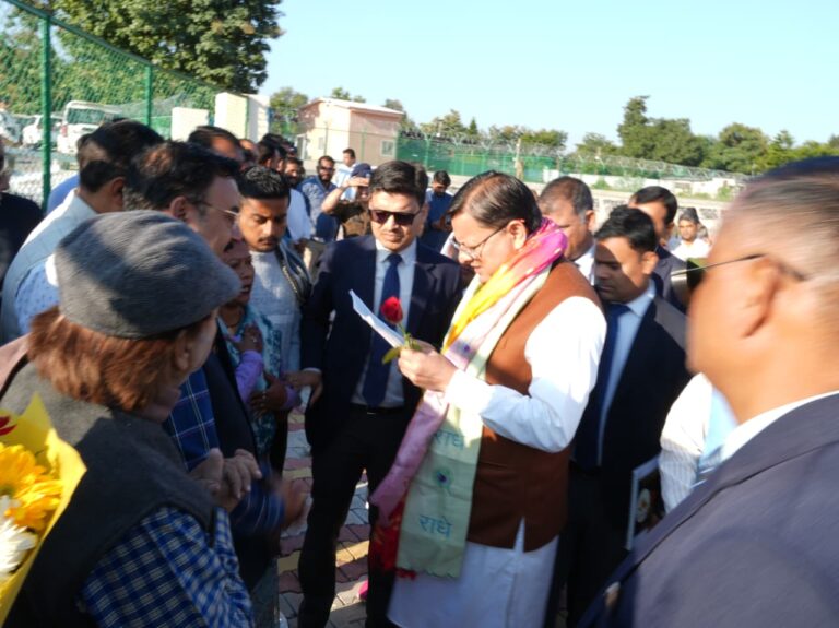 खटीमा दौरे के दूसरे दिन मुख्यमंत्री धामी ने जनता से सुनी समस्याएं