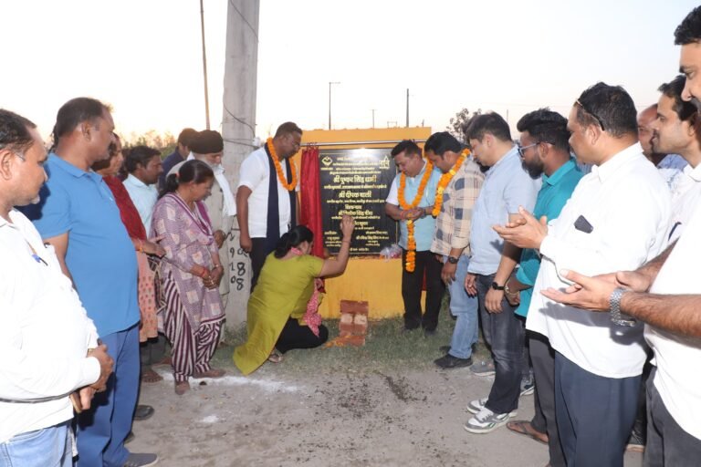 काशीपुर महापौर दीपक बाली ने करोड़ो रु से बनने वाली सड़कों का किया शिलान्यास